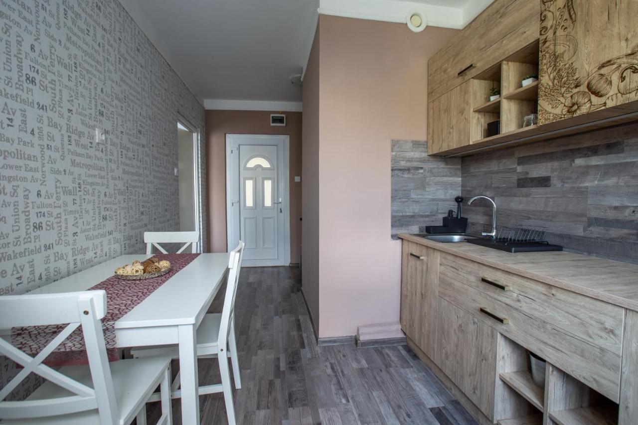 Center Home Apartman Oroshaza Exterior photo