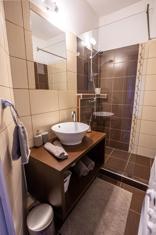 Center Home Apartman Oroshaza Exterior photo