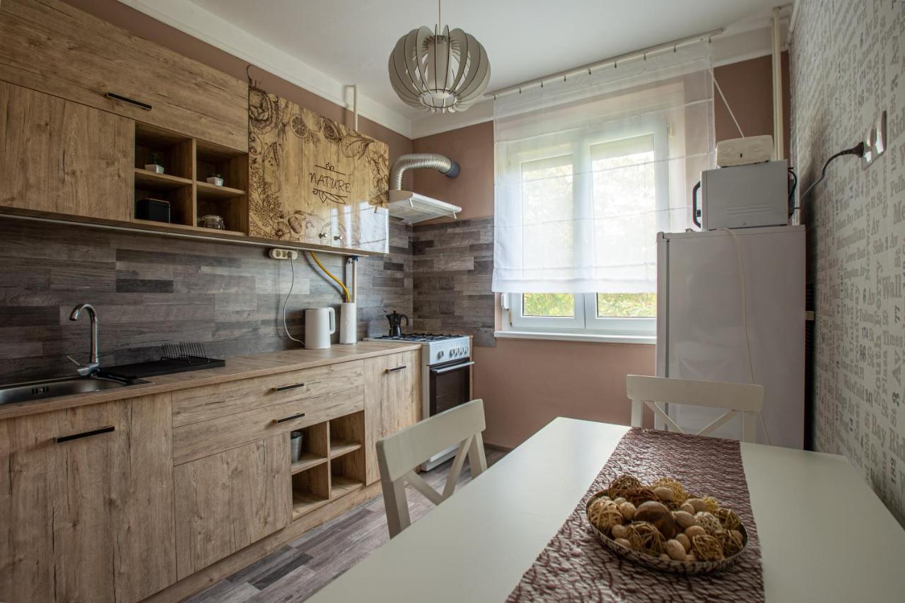 Center Home Apartman Oroshaza Exterior photo